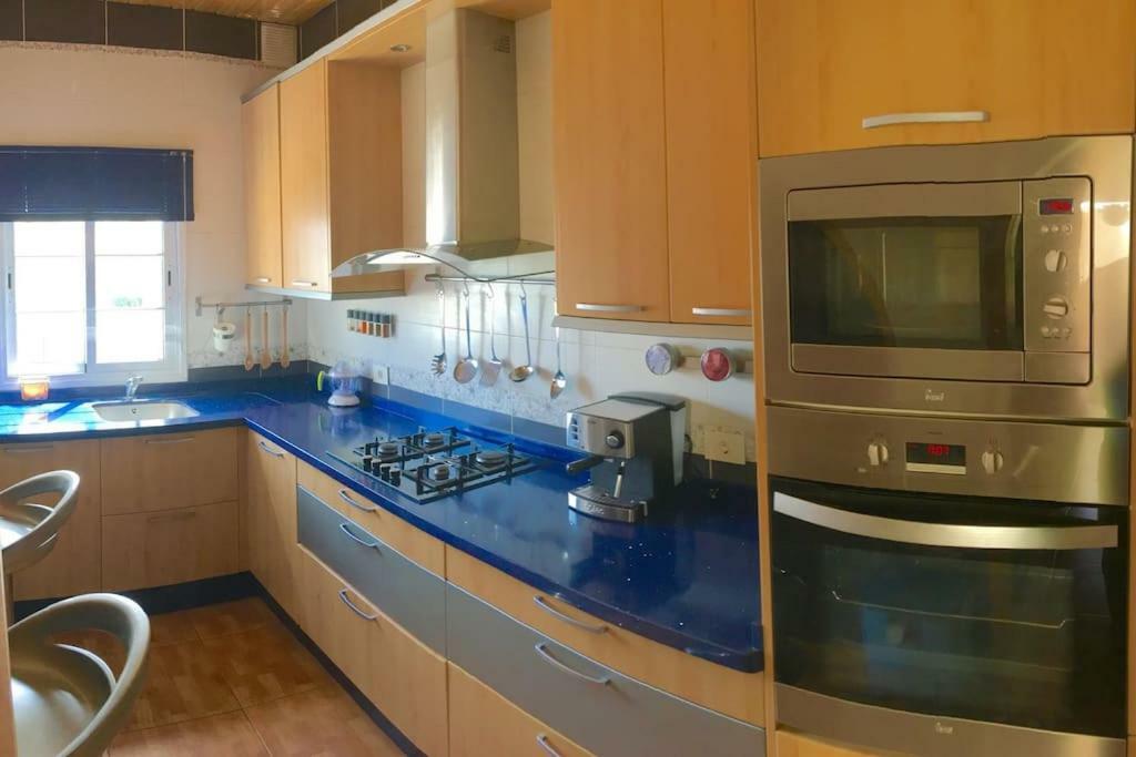 Villa Blanca Tenerife - Private Rooms - Terrace And Bbq, 5 Minutes From The Beach And Airport ซานอิซิโตร ภายนอก รูปภาพ